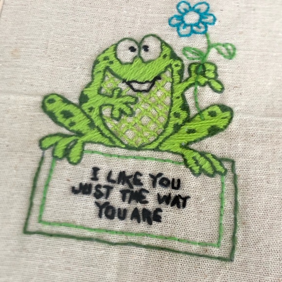 Vtg Frog Embroidery Art with Gold Frame - Picture 4 of 13
